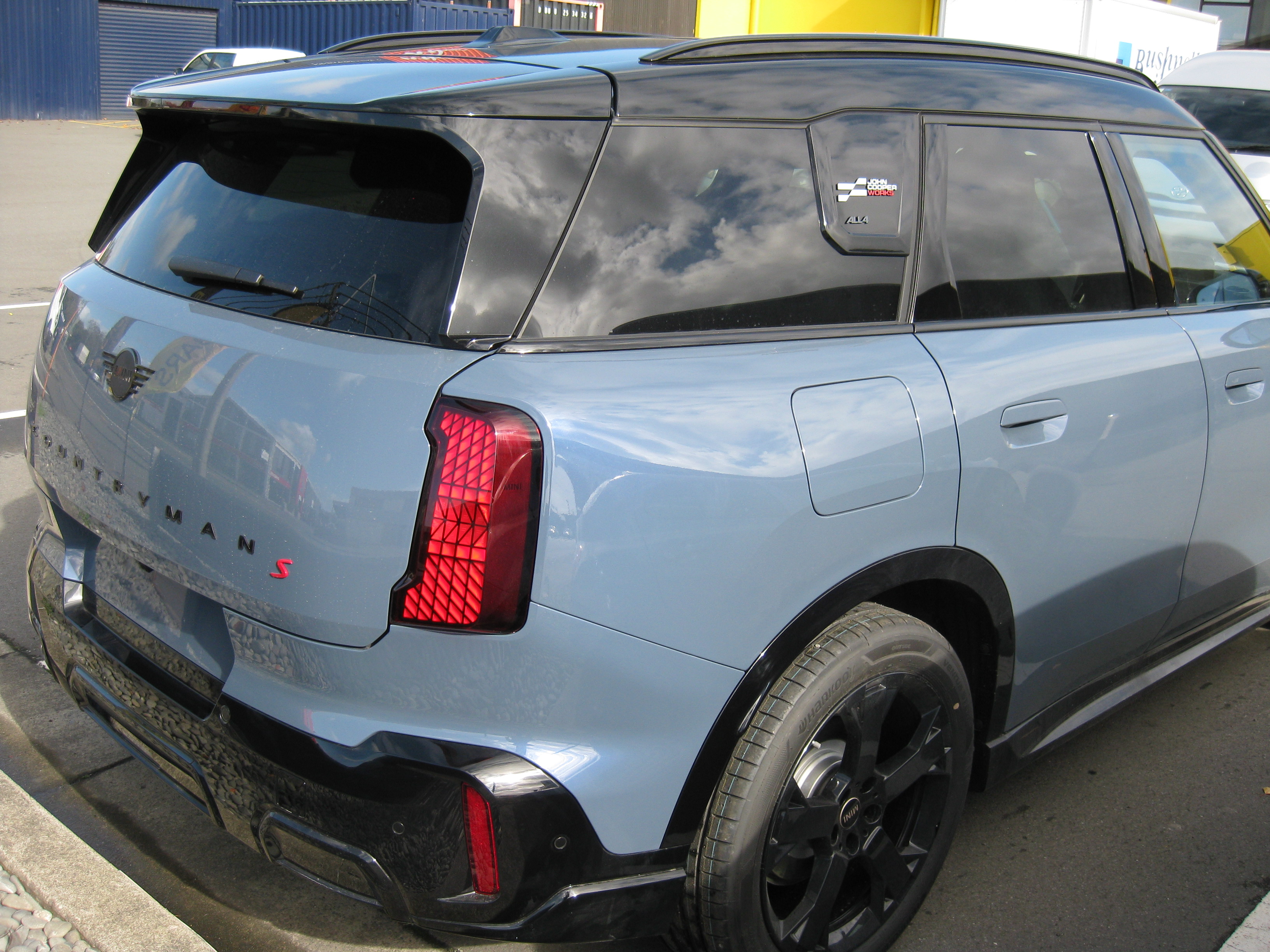 MINI COUNTRYMAN STATIONWAGON 2023-CURRENT